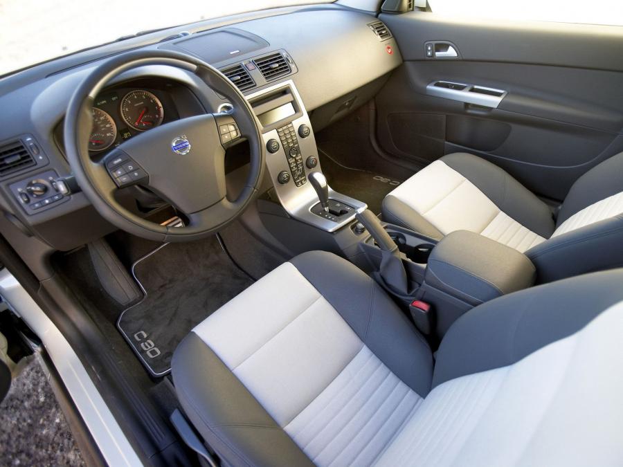  Volvo C30 2006 года  (US) (фото 12 из 15)